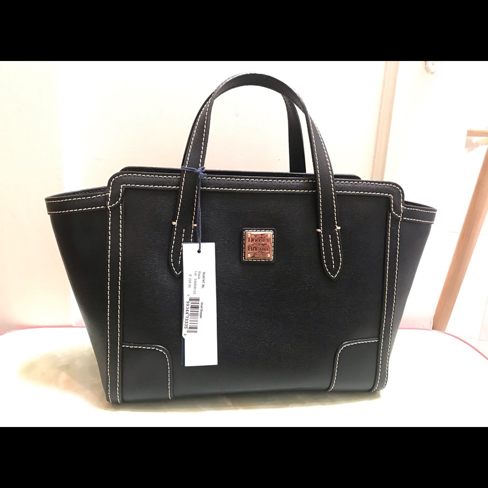 Dooney and Bourke Saffiano Small Shopper in Black